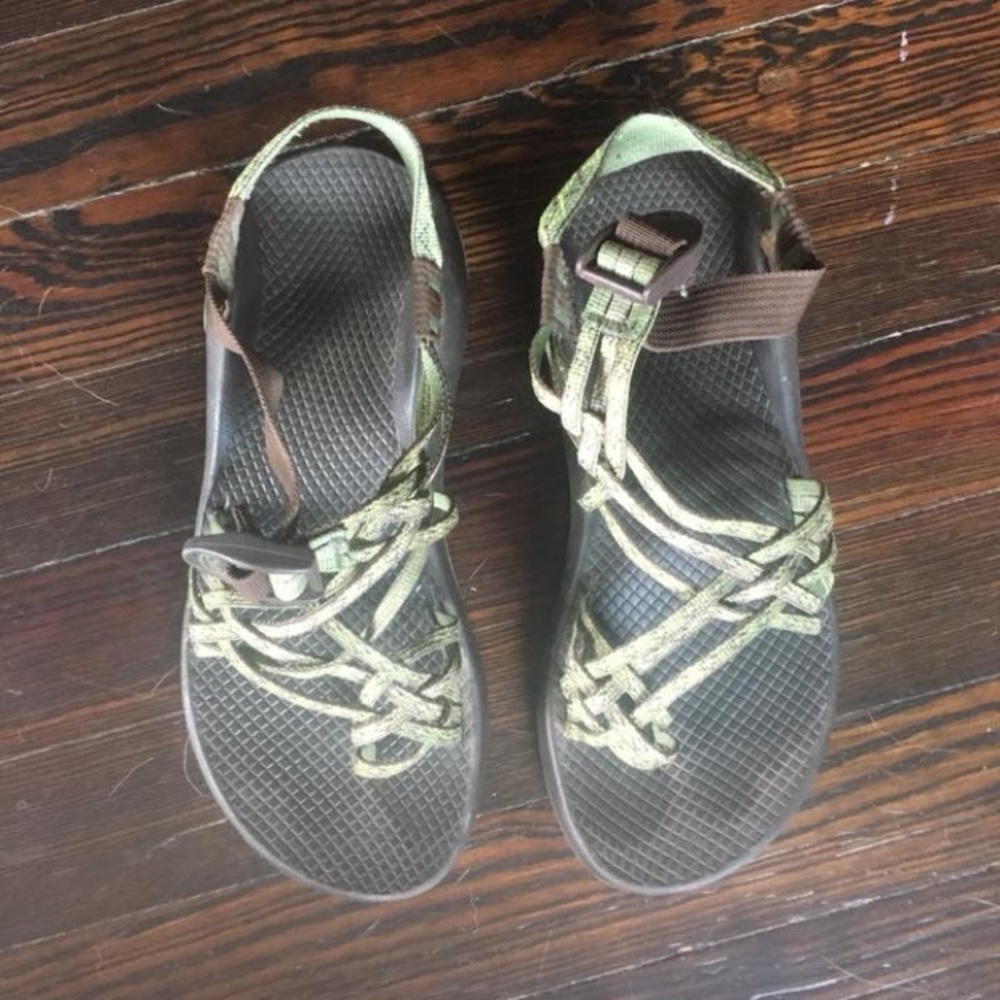 Green chacos